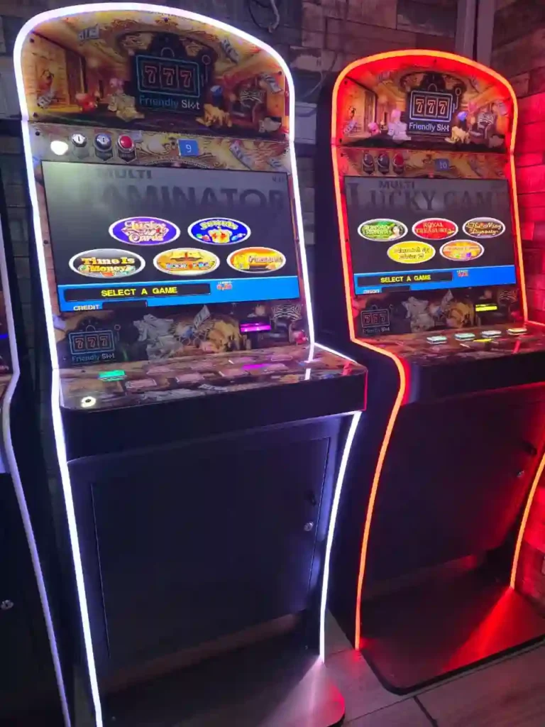 Máquina Metálica con Cúpula pantalla 24" 8 Maquina 24" con cúpulamaquina tragamonedas