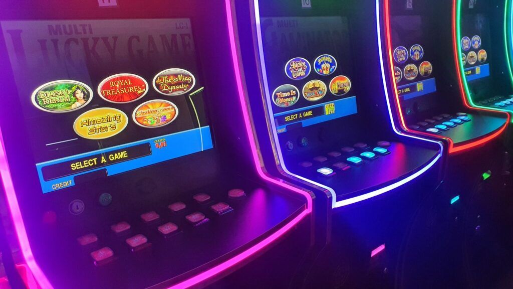 Cómo Elegir la Mejor Máquina Tragamonedas para tu Negocio de Juegos